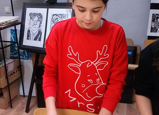 Warsztaty plastyczne "Spotkanie z grafiką – linoryt” grafika