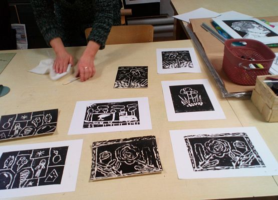 Warsztaty plastyczne "Spotkanie z grafiką – linoryt” grafika