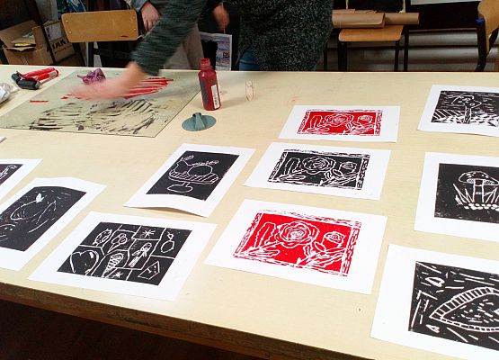 Warsztaty plastyczne "Spotkanie z grafiką – linoryt” grafika