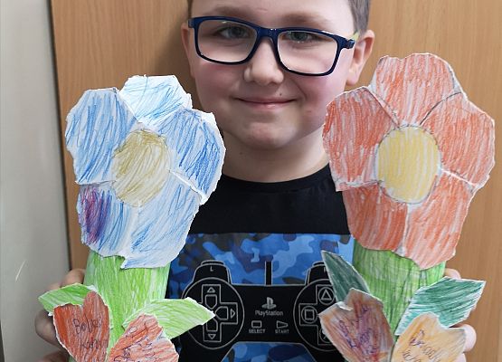 Upominki dla Dziadków w wykonaniu uczniów klasy 2a i moc życzeń  grafika