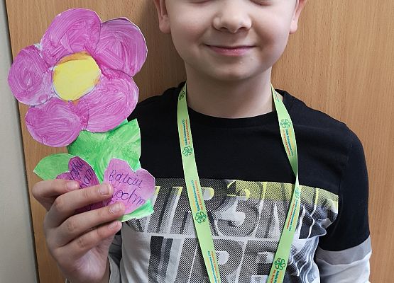 Upominki dla Dziadków w wykonaniu uczniów klasy 2a i moc życzeń  grafika