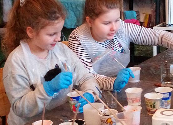 Warsztaty plastyczne „Pouring acryling” grafika