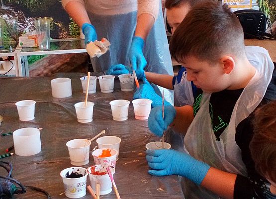 Warsztaty plastyczne „Pouring acryling” grafika