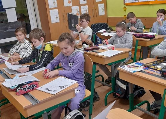 Dzień Bezpiecznego Internetu w klasie 2b grafika