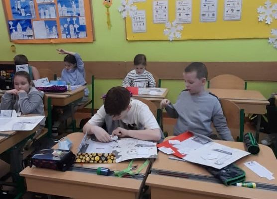 Dzień Bezpiecznego Internetu w klasie 2b grafika