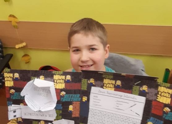 Dzień Bezpiecznego Internetu w klasie 2b grafika