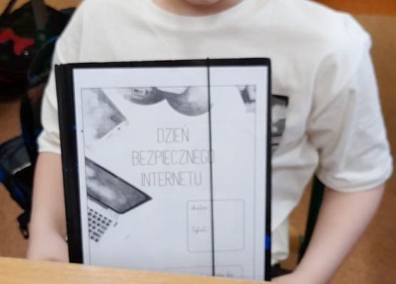 Dzień Bezpiecznego Internetu w klasie 2b grafika