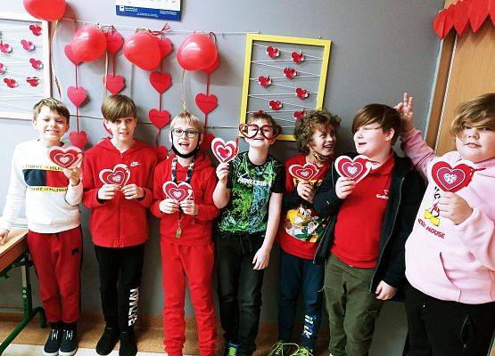 Walentynki w klasie 4 grafika