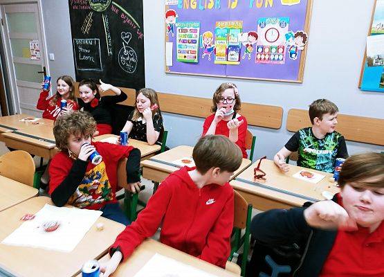 Walentynki w klasie 4 grafika