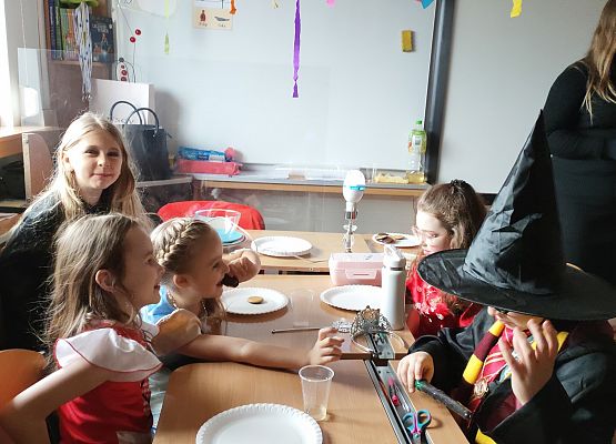 Bal karnawałowy kl.1 grafika