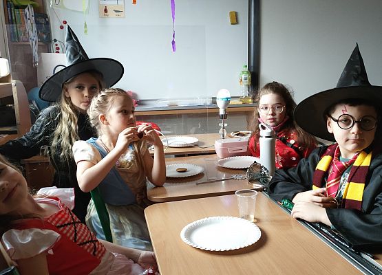 Bal karnawałowy kl.1 grafika