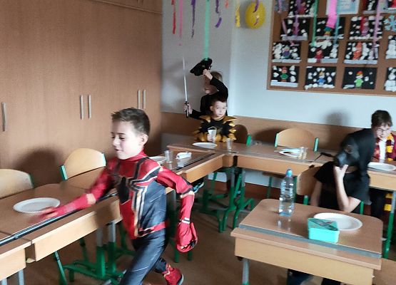 Bal karnawałowy kl.1 grafika