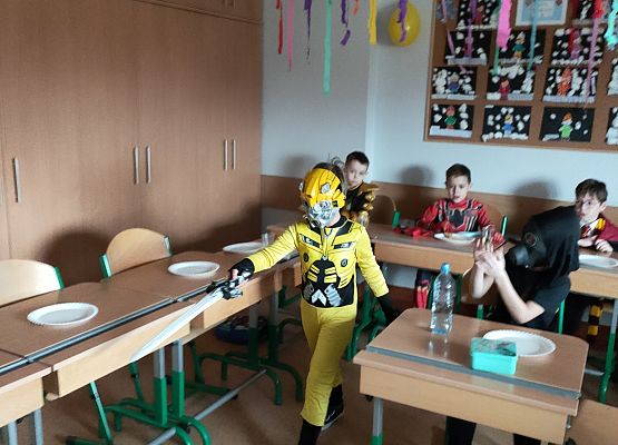 Bal karnawałowy kl.1 grafika