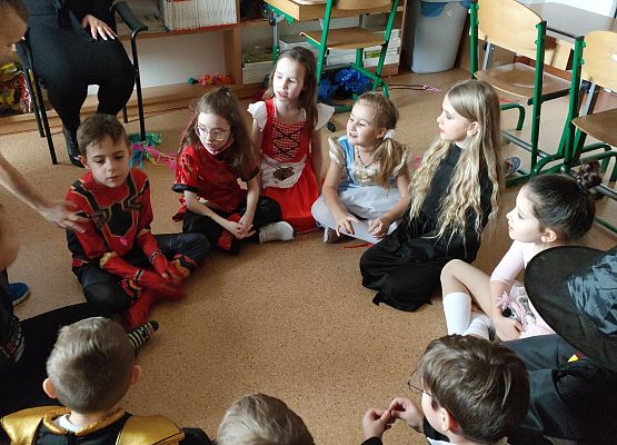 Bal karnawałowy kl.1 grafika