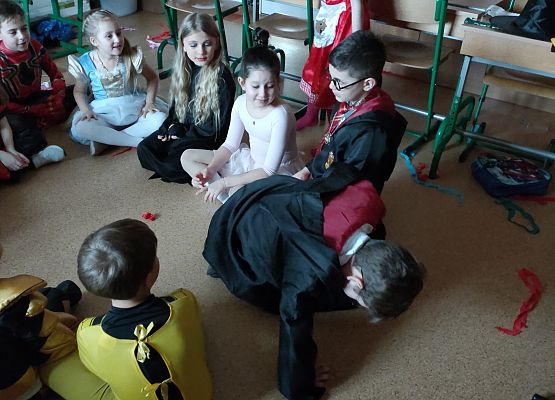 Bal karnawałowy kl.1 grafika