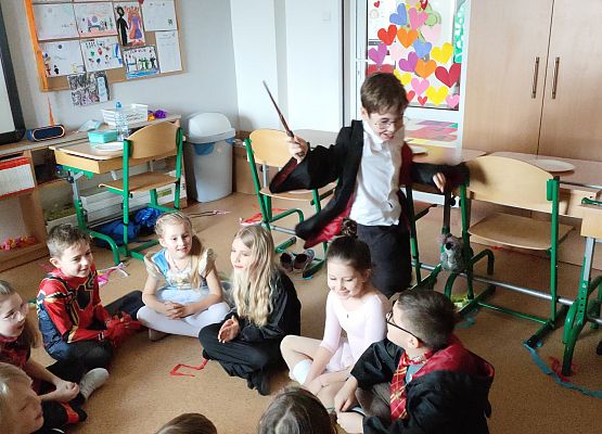 Bal karnawałowy kl.1 grafika