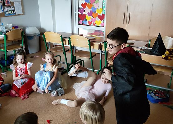 Bal karnawałowy kl.1 grafika