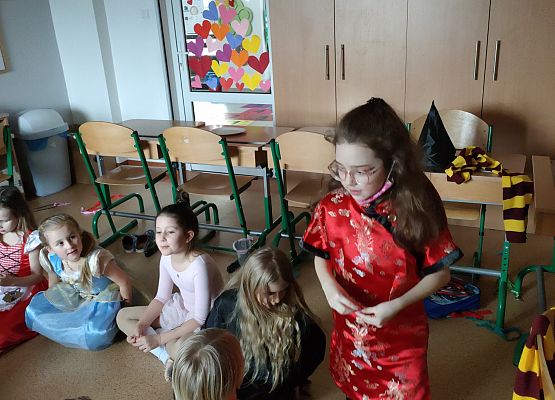 Bal karnawałowy kl.1 grafika