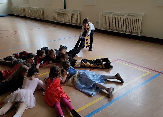 Bal karnawałowy kl.1 grafika