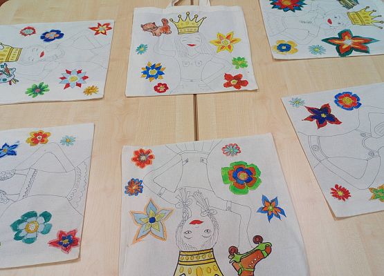 Dzień Kobiet w klasie trzeciej  grafika