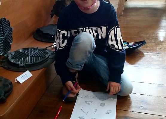 "Pamiątki z przeszłości” – lekcja muzealna kl.I grafika