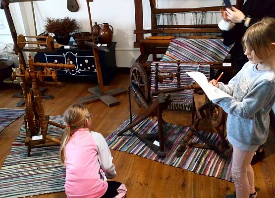 "Pamiątki z przeszłości” – lekcja muzealna kl.I grafika