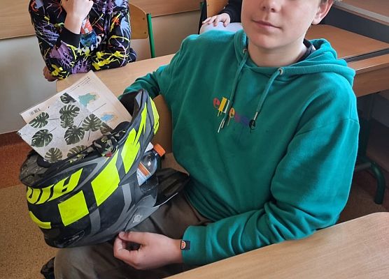 Dzień bez plecaka grafika