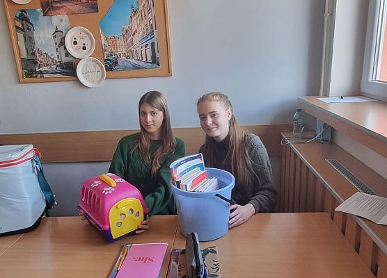 Dzień bez plecaka grafika