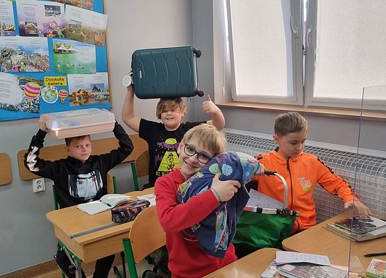 Dzień bez plecaka grafika