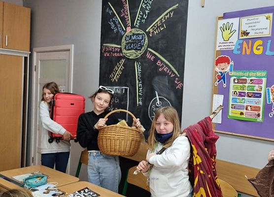 Dzień bez plecaka grafika