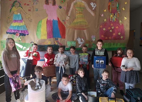 Dzień bez plecaka grafika