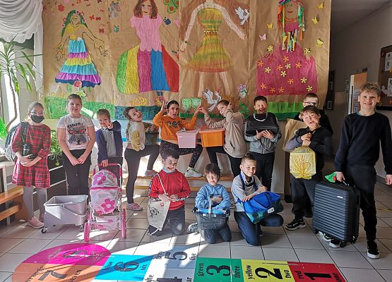 Dzień bez plecaka grafika