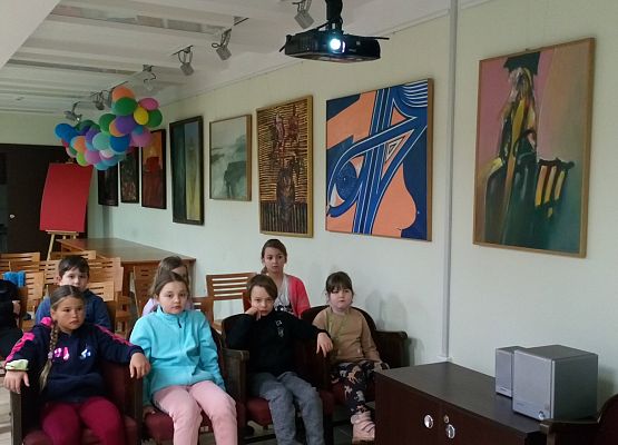 Klasy drugie w Muzeum Miejskim grafika