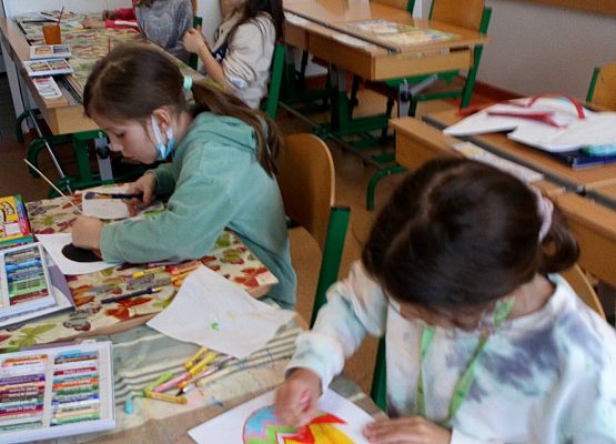 Malujemy kartki wielkanocne na kółku plastycznym grafika