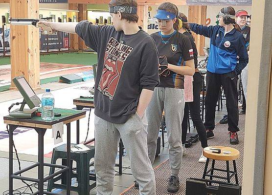 Zawody strzeleckie grafika