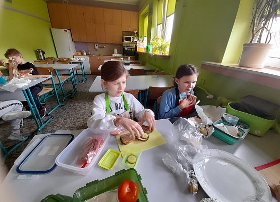 Kanapki uczniów klasy 2b grafika