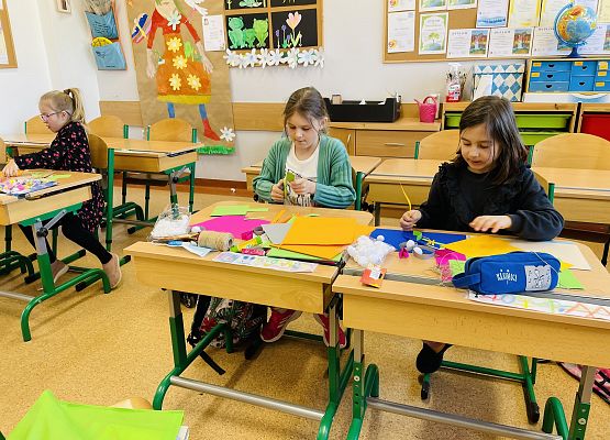 Wielkanocne girlandy Złotych rączek grafika