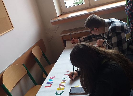 Respect. RESPonsible EduCaTion against violence  - Polska grafika