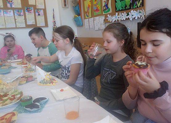 Śniadanie wielkanocne w klasach 1-3 grafika