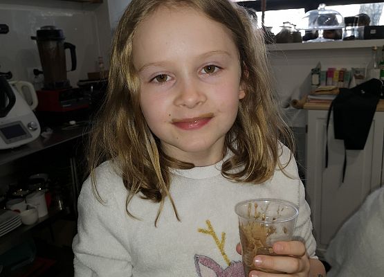 Klasa 2a na warsztatach w pracowni kulinarnej grafika