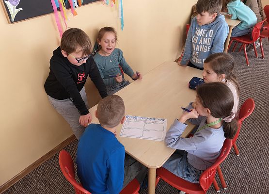 Tak uczniowie klas drugich obchodzą Dzień Ziemi - fotorelacja grafika