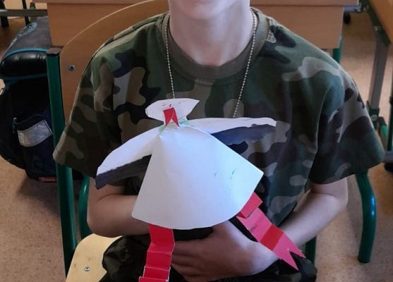 Wiosenne bociany klasy 2b grafika