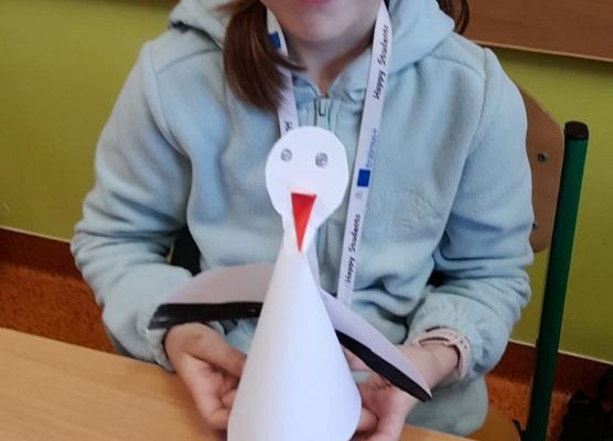 Wiosenne bociany klasy 2b grafika