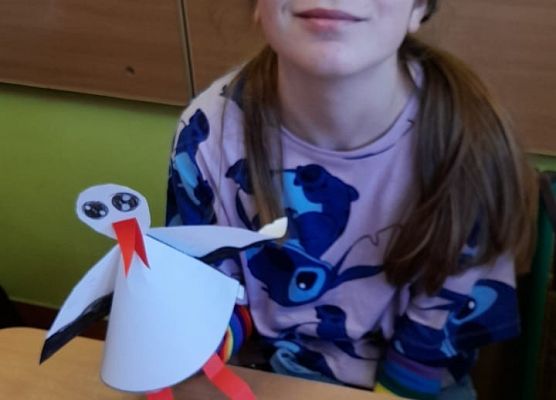 Wiosenne bociany klasy 2b grafika