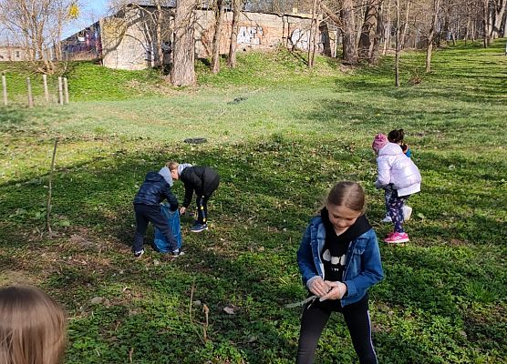 Obchody Dnia Ziemi w klasie 1 grafika