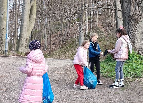 Obchody Dnia Ziemi w klasie 1 grafika