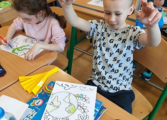 Obchody Dnia Ziemi w klasie 1 grafika
