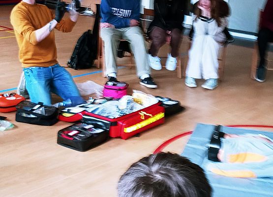 Zajęcia z pierwszej pomocy grafika