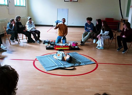 Zajęcia z pierwszej pomocy grafika