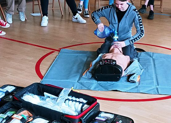 Zajęcia z pierwszej pomocy grafika